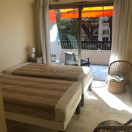One Bedroom Behind Martinez * Cannes