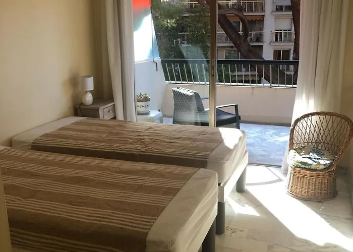 One Bedroom Behind Martinez * Cannes
