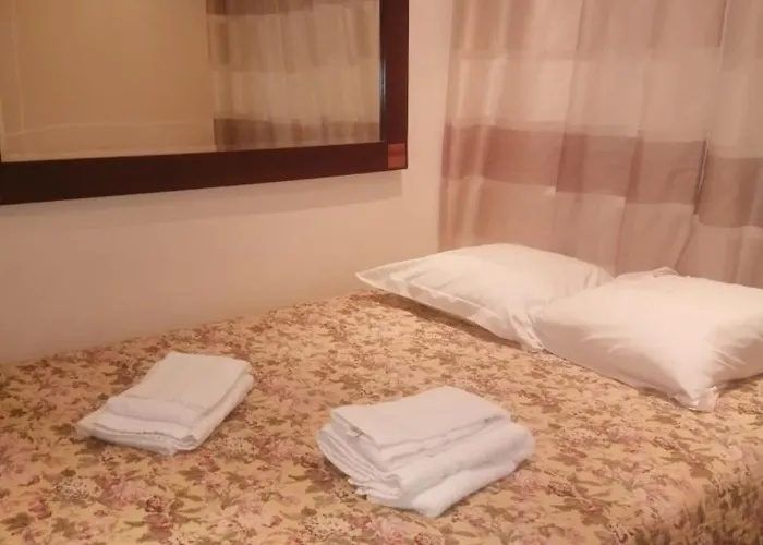 One Bedroom Behind Martinez